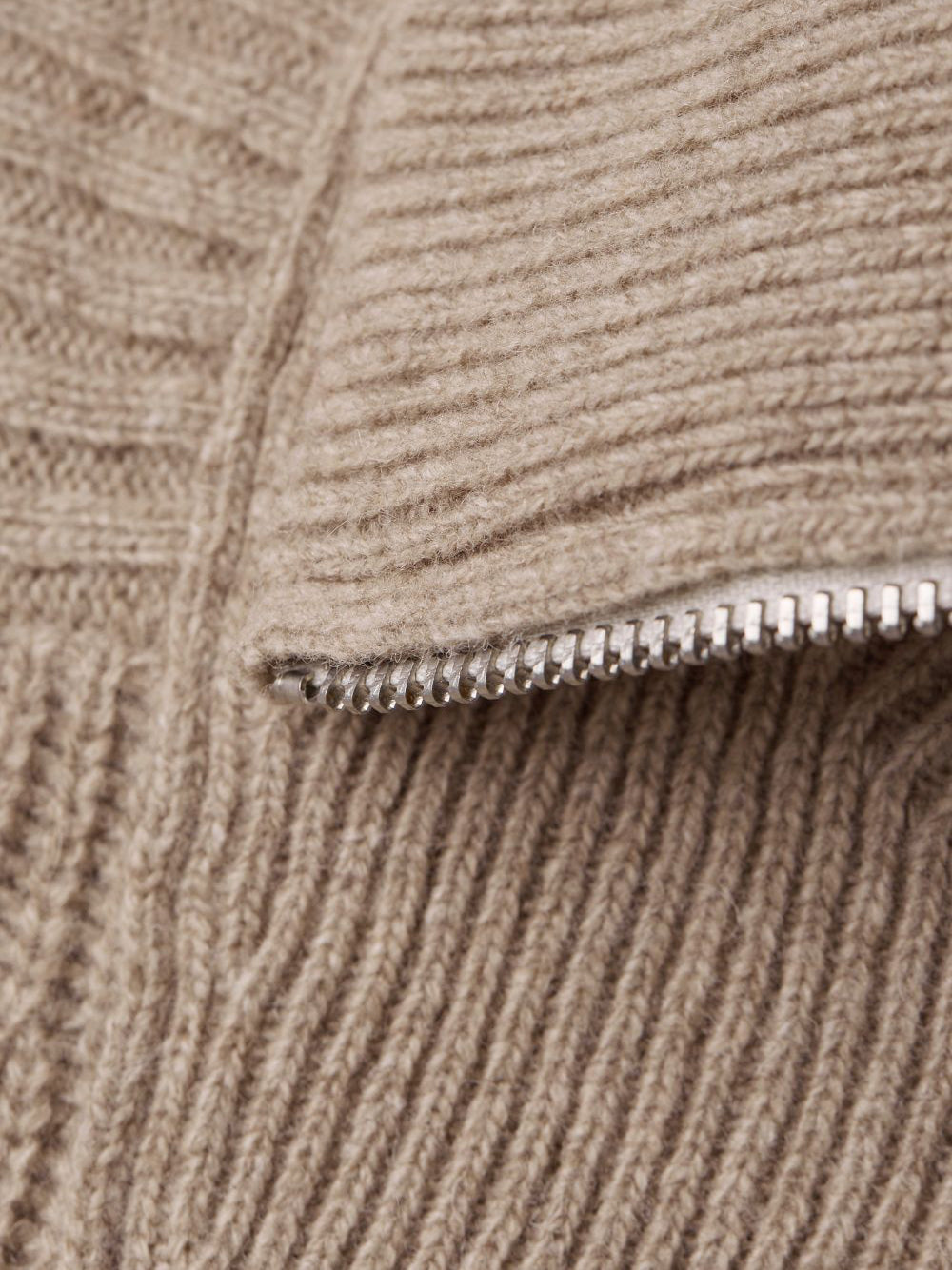 HALF ZIP SWEATER