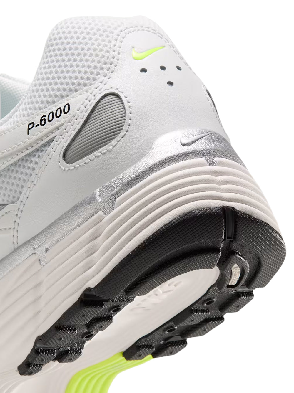 NIKE P-6000 ESS