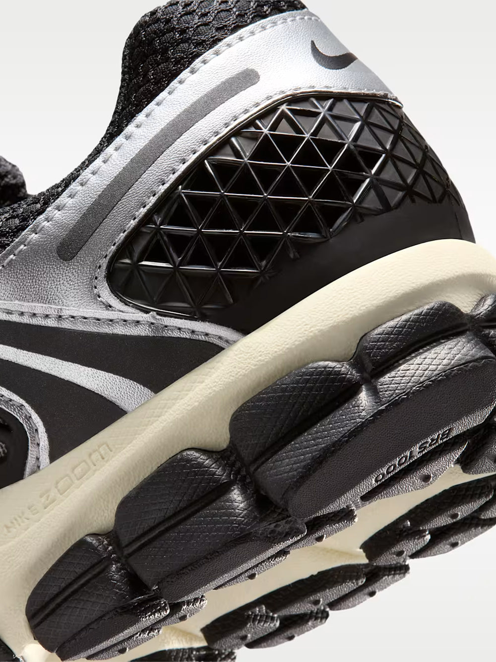 NIKE-NIKE ZOOM VOMERO 5-