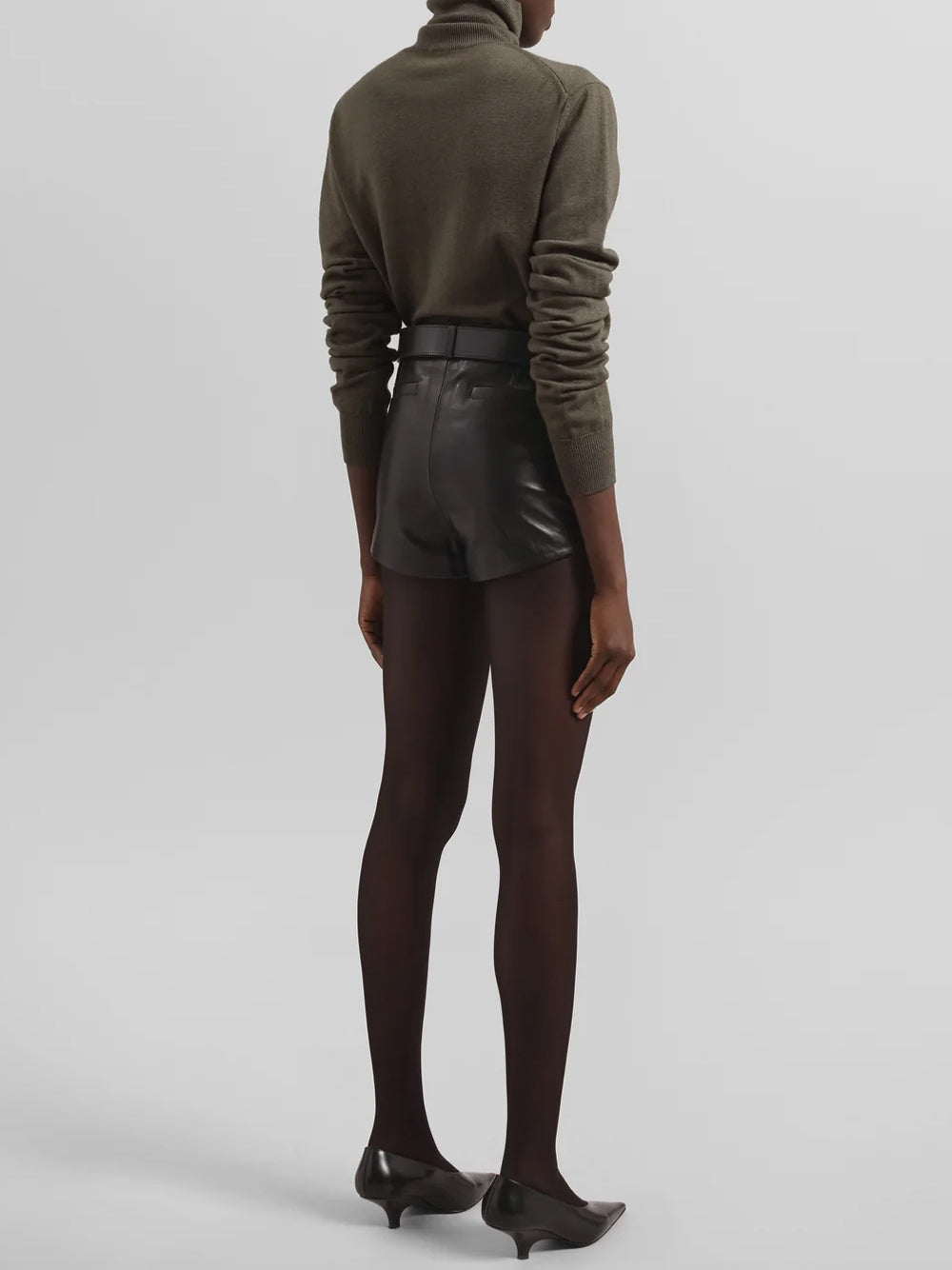 LOEN LEATHER HOT PANTS