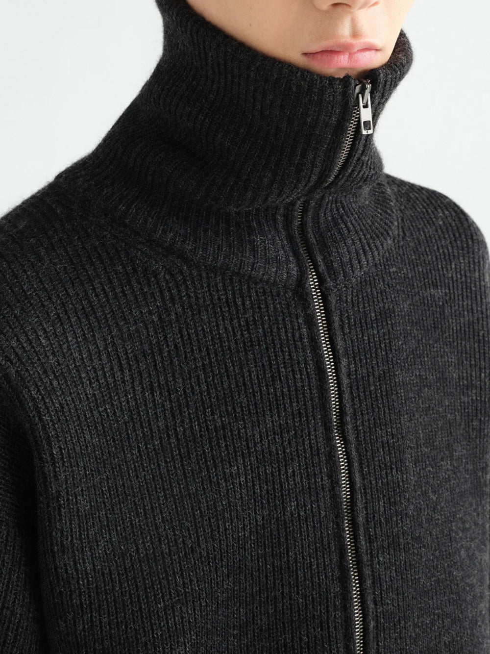 ZIPPED CARDIGAN