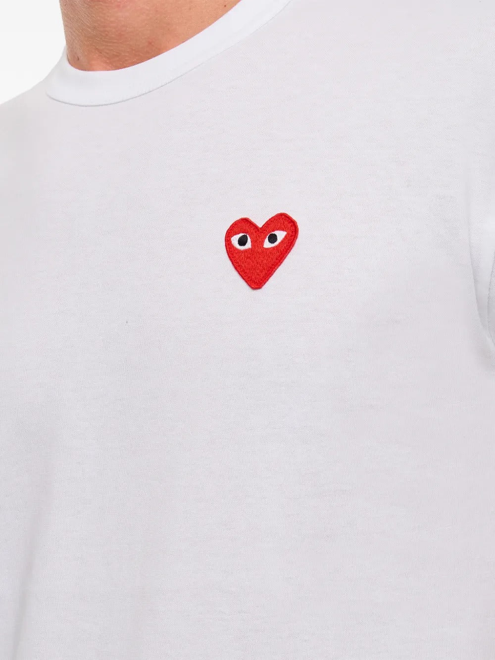 T-shirt with heart applique