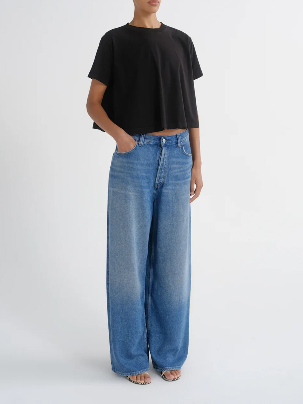 AGOLDE-rounded baggy in expression-