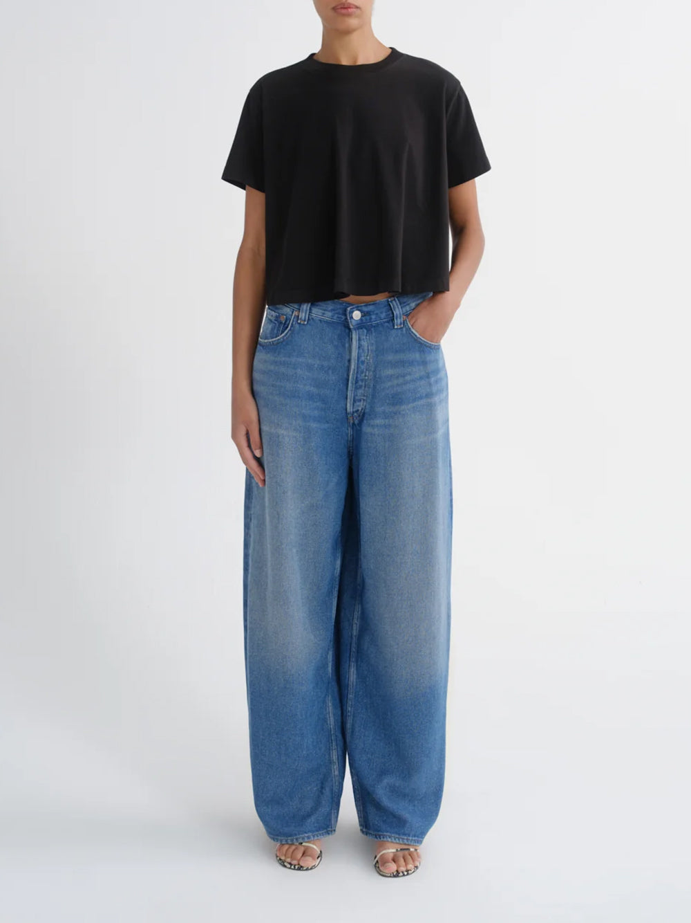 AGOLDE-rounded baggy in expression-