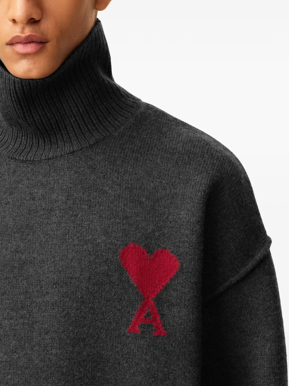 AMI PARIS-heart-logo turtleneck sweater-UKS839 018 084H25 – Dope
