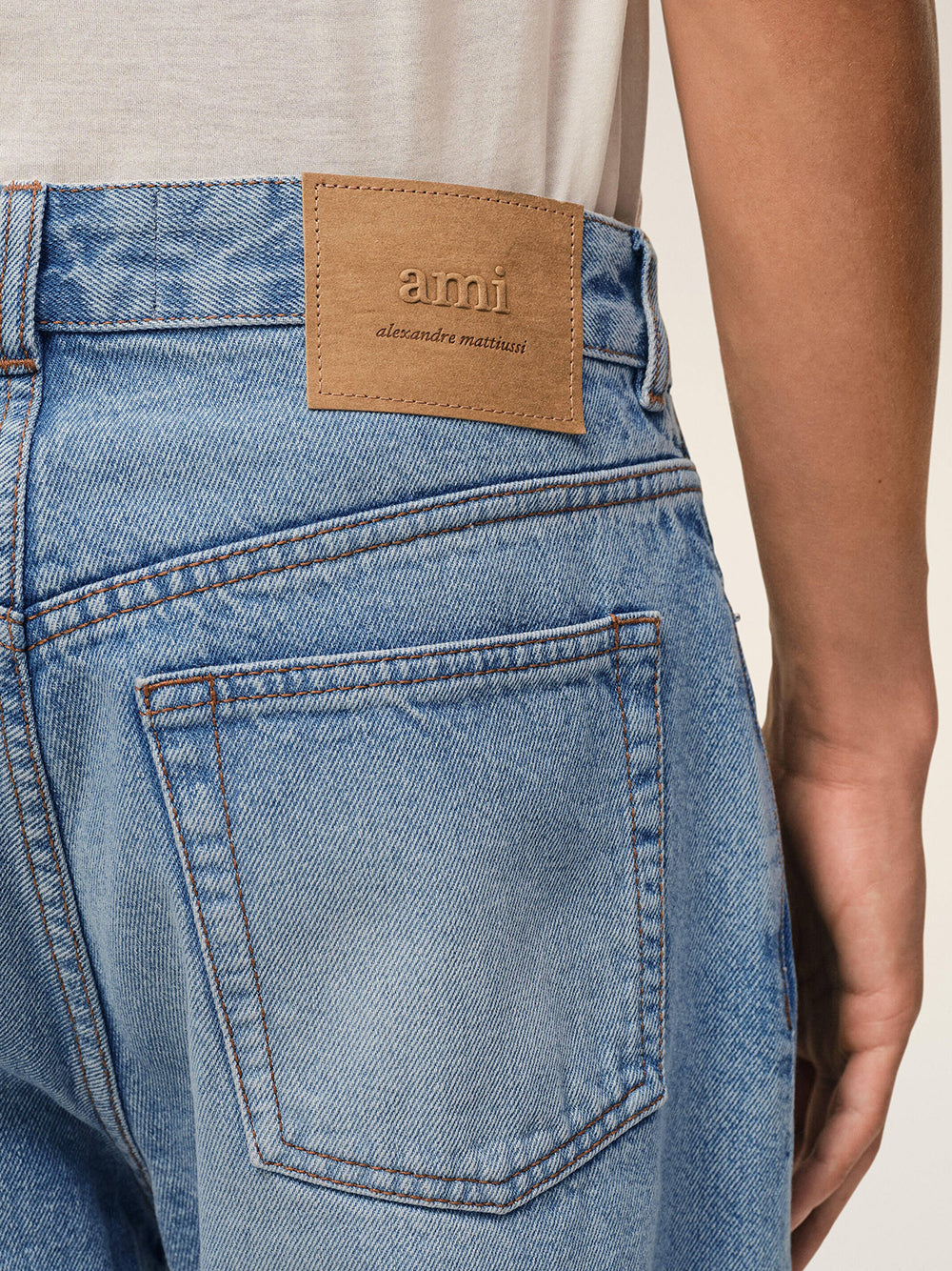 AMI PARIS-LARGE FIT BERMUDA SHORTS-
