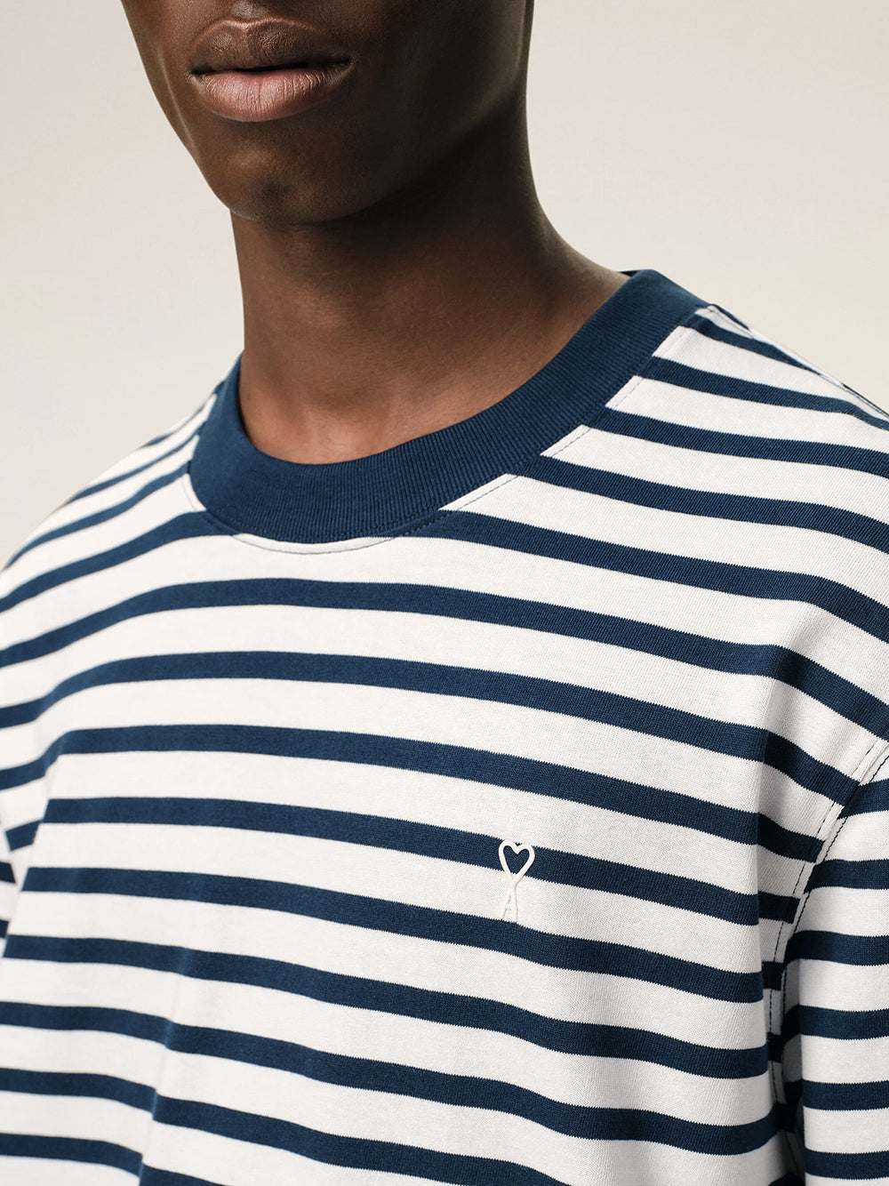 AMI PARIS-SHORT SLEEVES BOXY FIT MARINIERE TSHIRT-