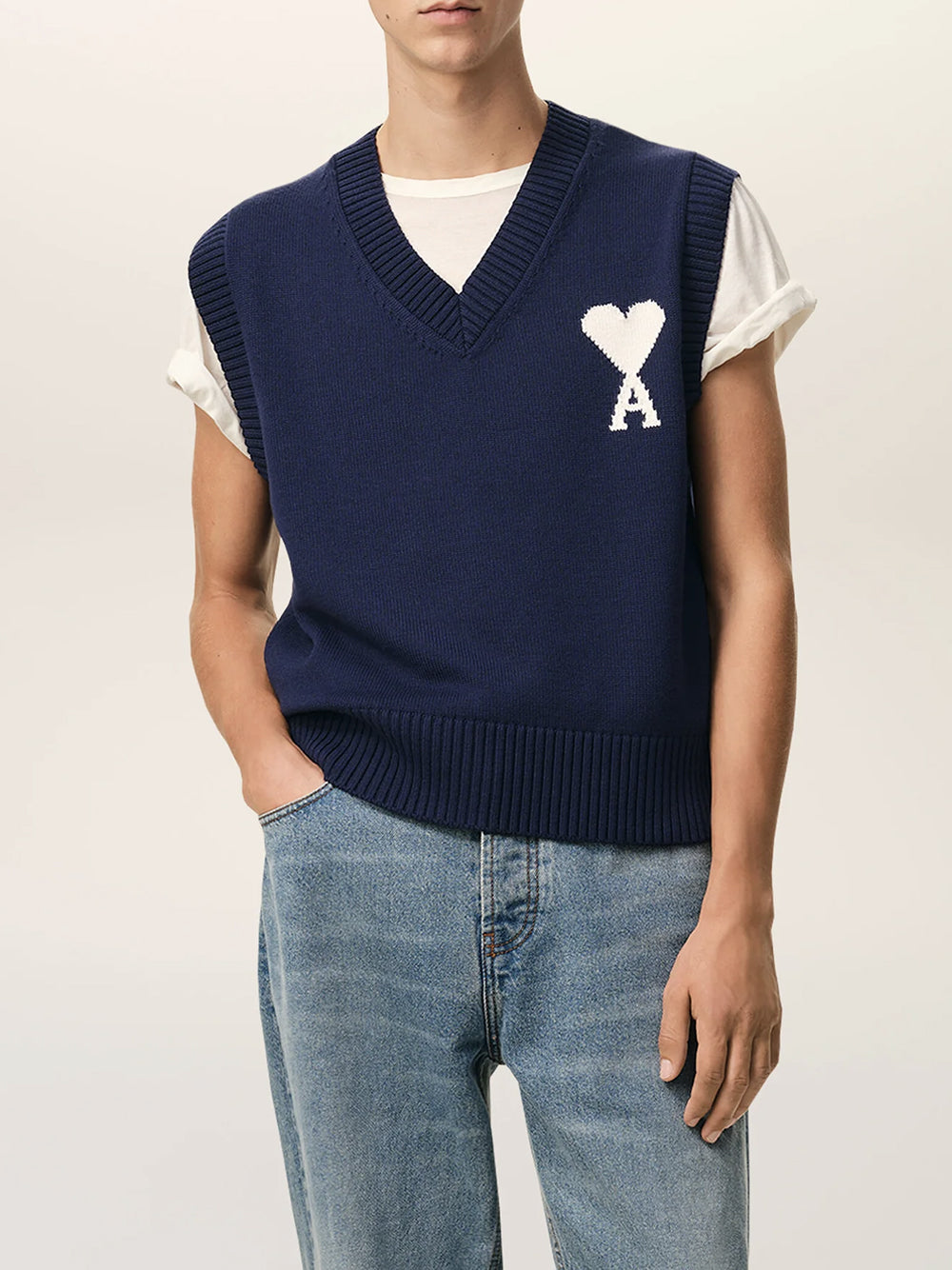 AMI PARIS-SLEEVELESS V NECK SWEATER-