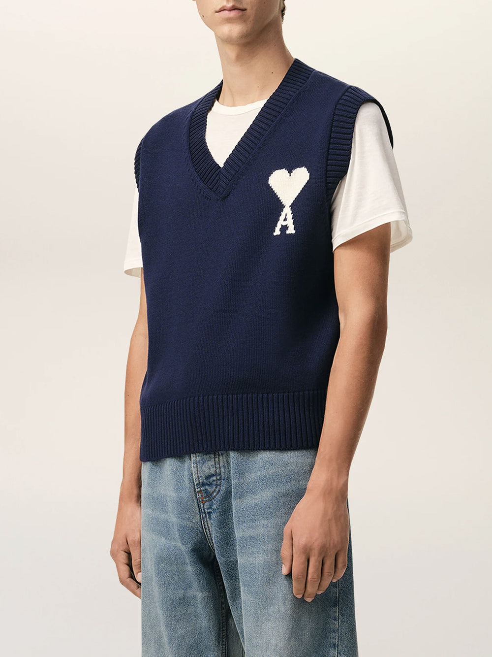 AMI PARIS-SLEEVELESS V NECK SWEATER-