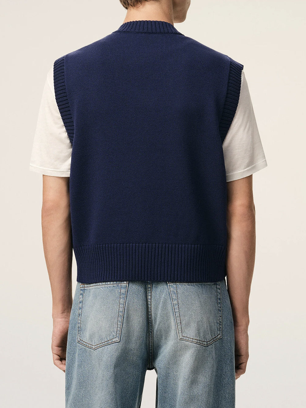 AMI PARIS-SLEEVELESS V NECK SWEATER-