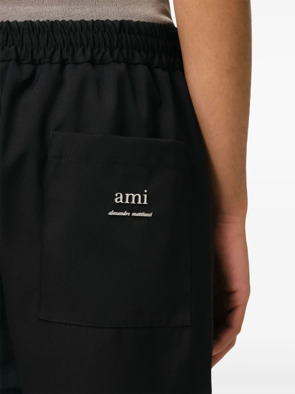 AMI PARIS-STRAIGHT ELASTICATED WAIST SHORTS-