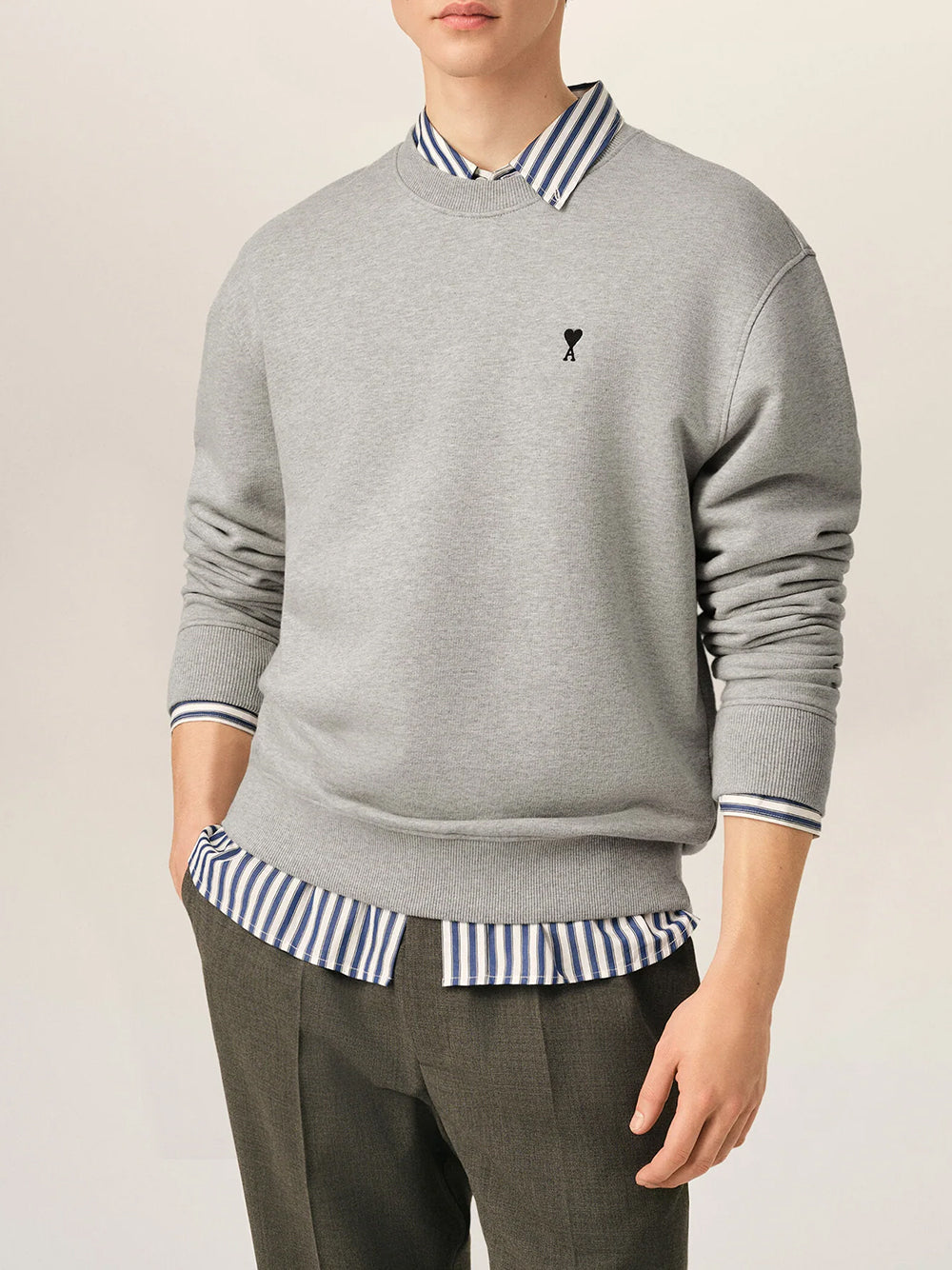 AMI PARIS-SWEATSHIRT WITH CONTRASTED AMI DE COEUR-
