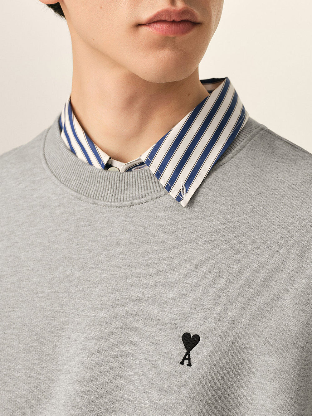 AMI PARIS-SWEATSHIRT WITH CONTRASTED AMI DE COEUR-