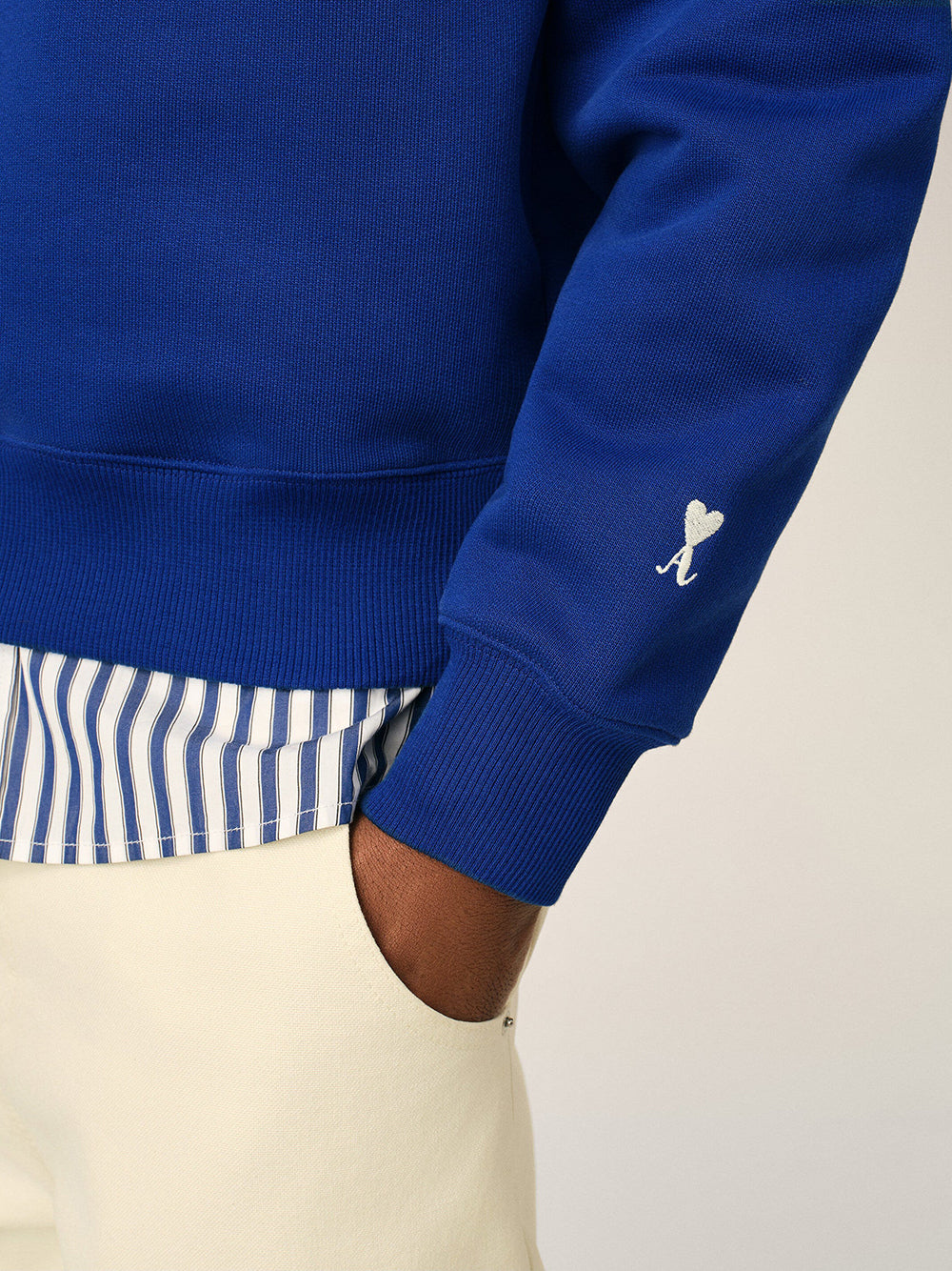 ZIPPED SWEATSHIRT