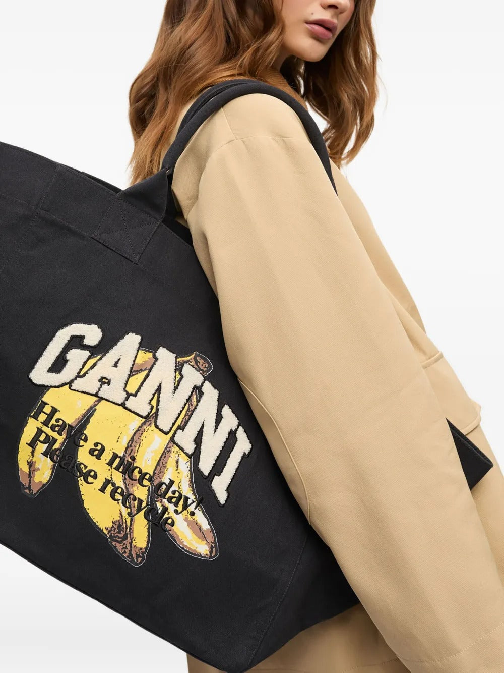 GANNI-Shopper XXL Pocket Banana Print-