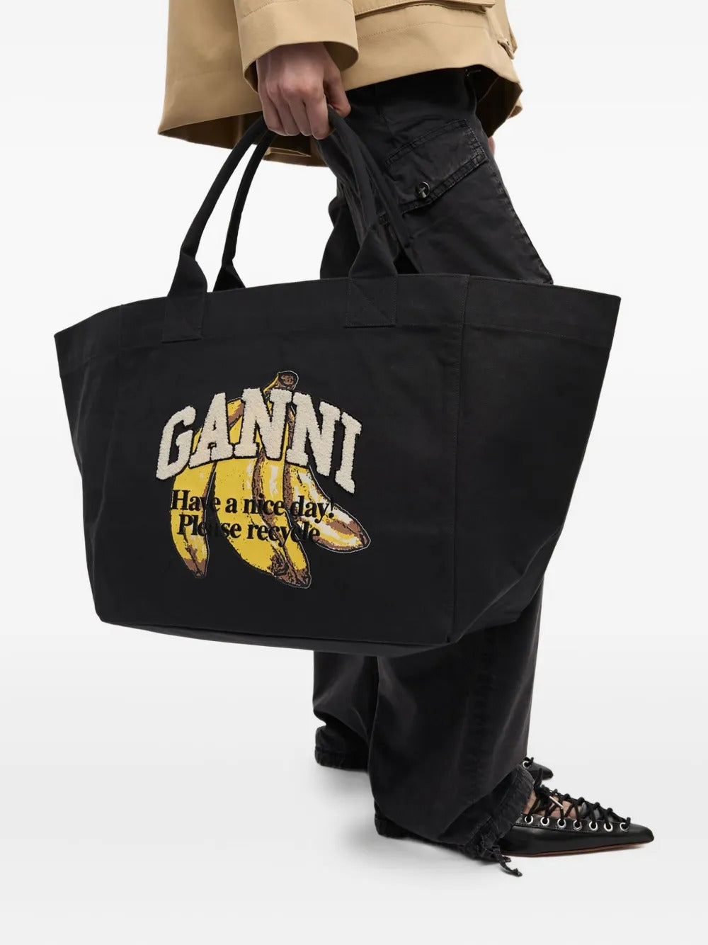 GANNI-Shopper XXL Pocket Banana Print-
