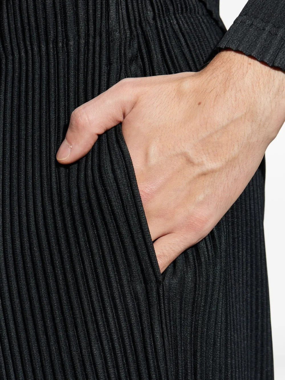 HOMME PLISSÉ ISSEY MIYAKE-MONTHLY COLORS : OCTOBER-