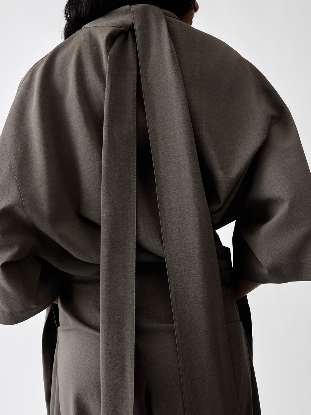 JACQUEMUS-LA BLOUSE HAVANA-