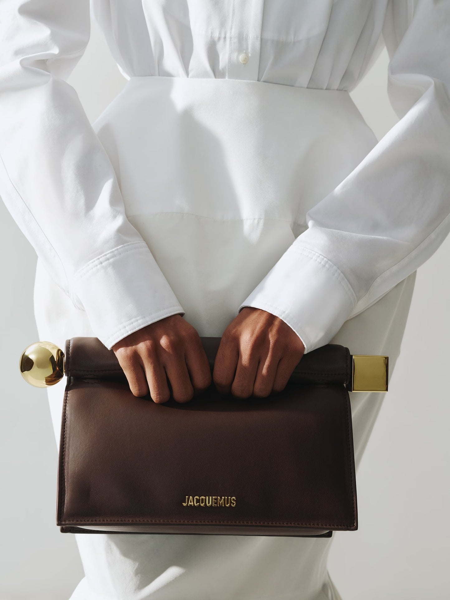 LA POCHETTE ROND CARRE