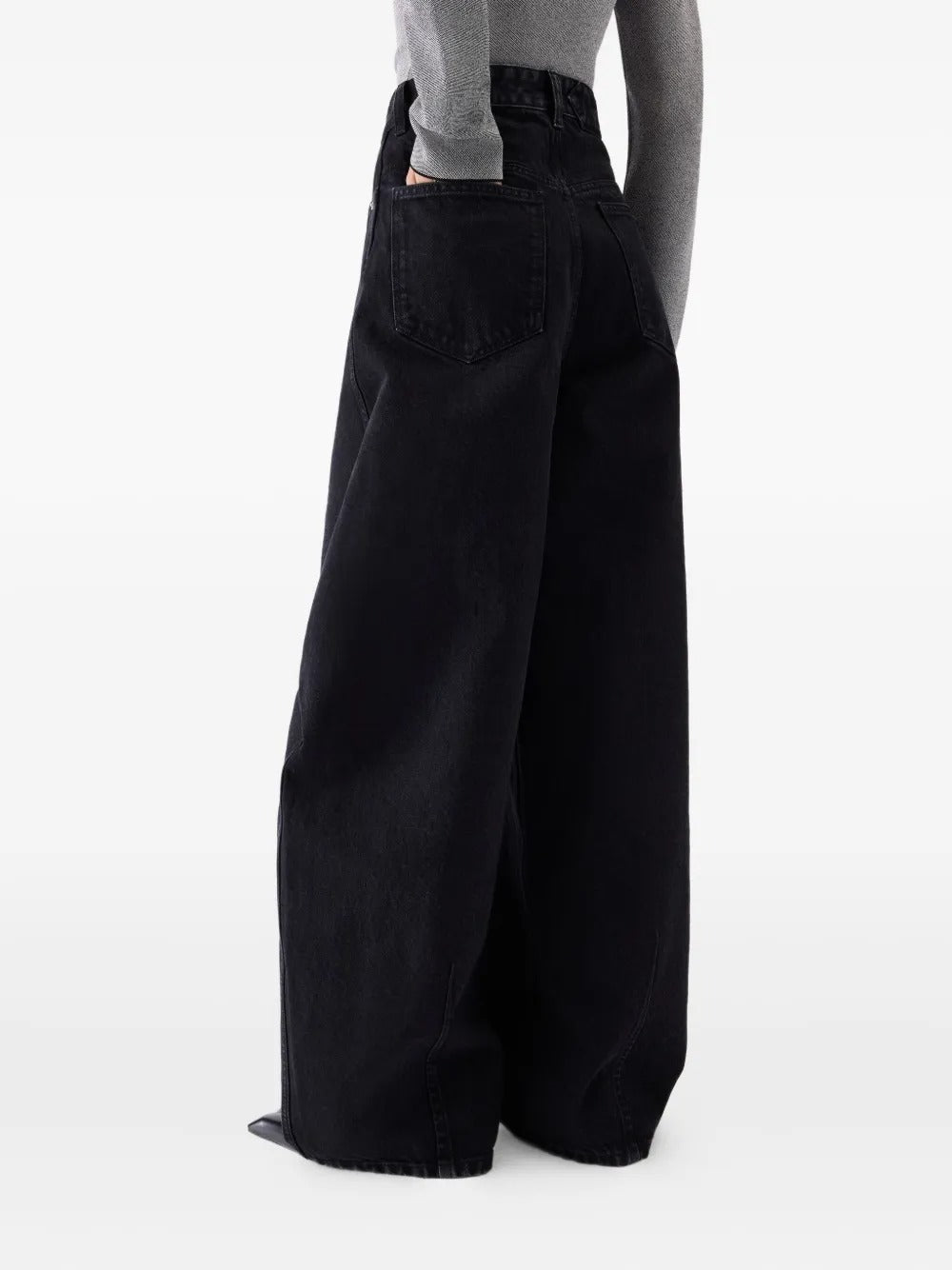 JACQUEMUS-LE DE-NIMES OVALO-PAW00609AD00039 990 – Dope
