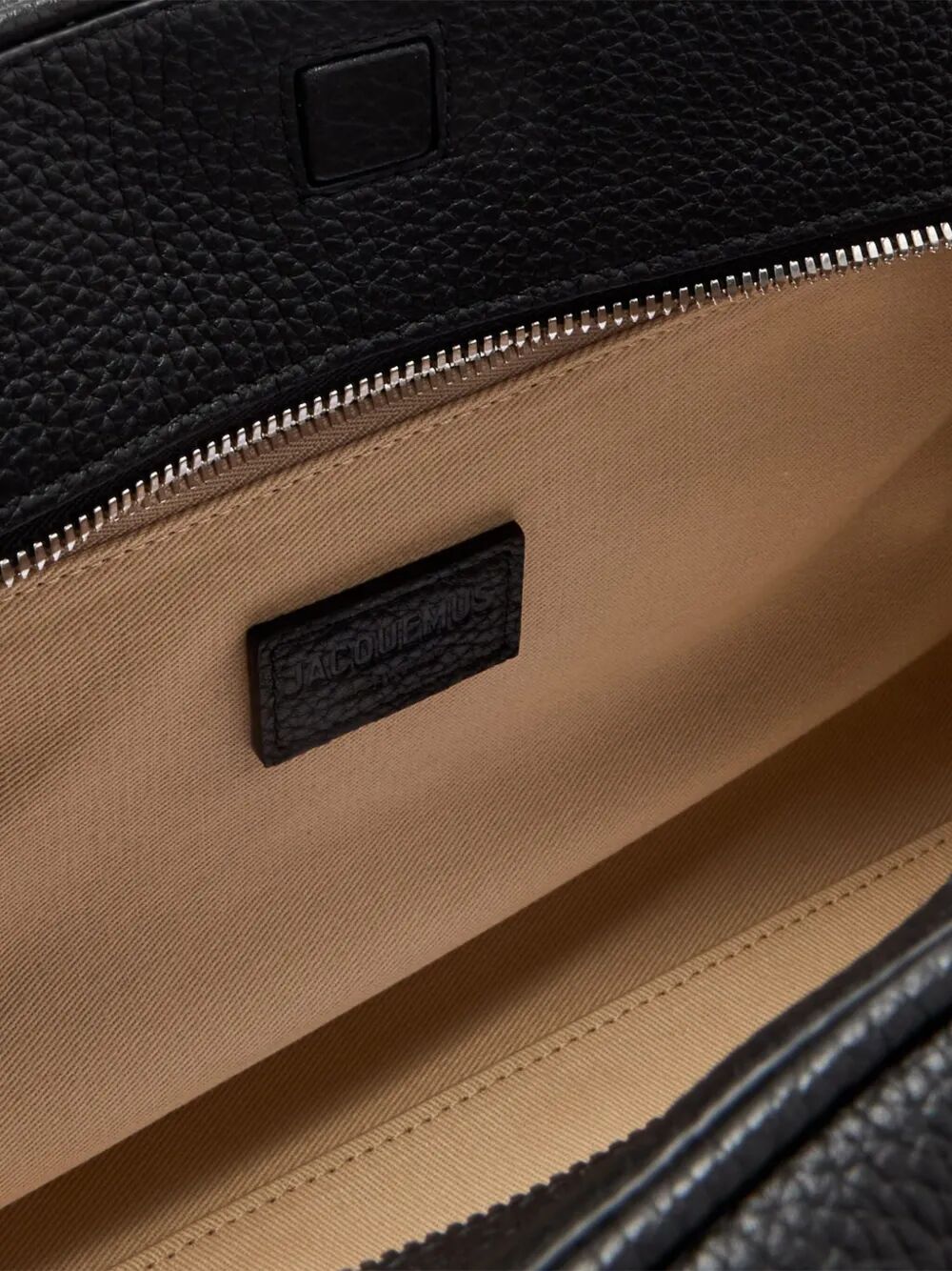 JACQUEMUS-LE TURISMO-