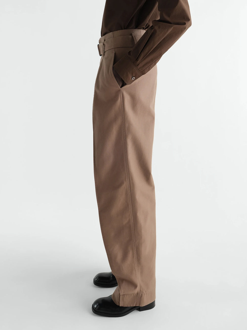 CURVED PANTS