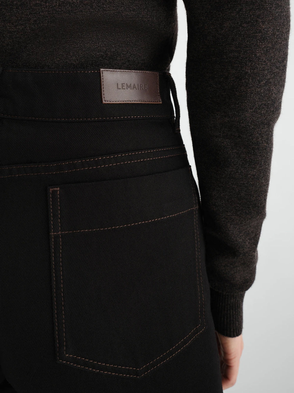 HIGH WAISTED CURVED PANTS