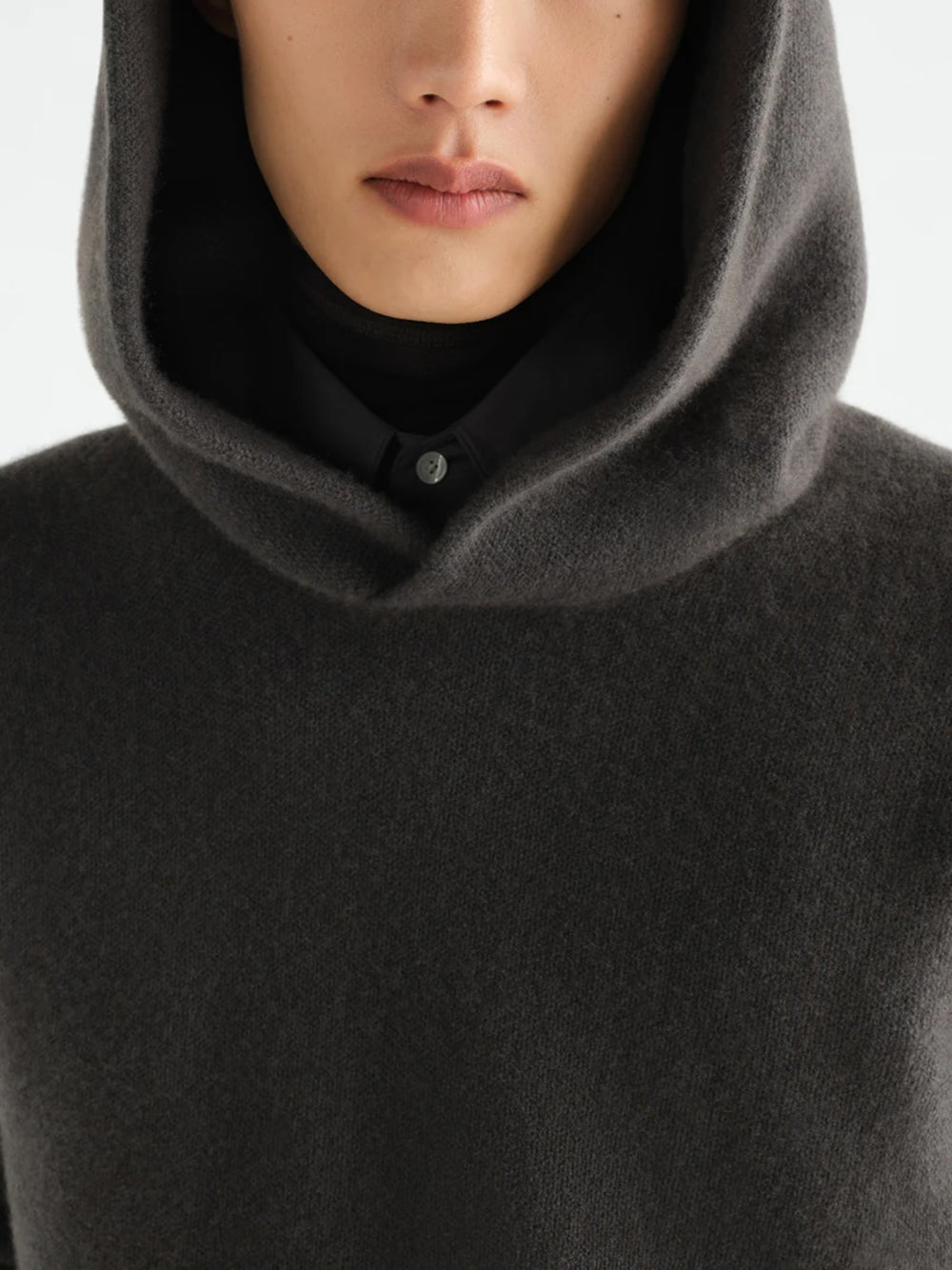 HOODED SWEATER