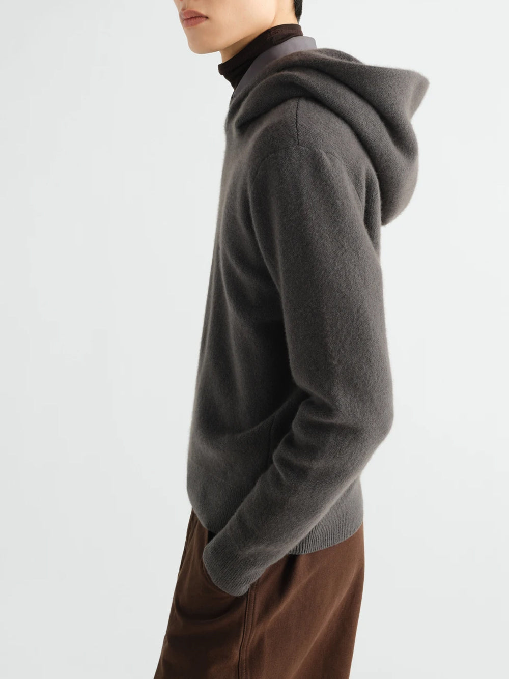 HOODED SWEATER