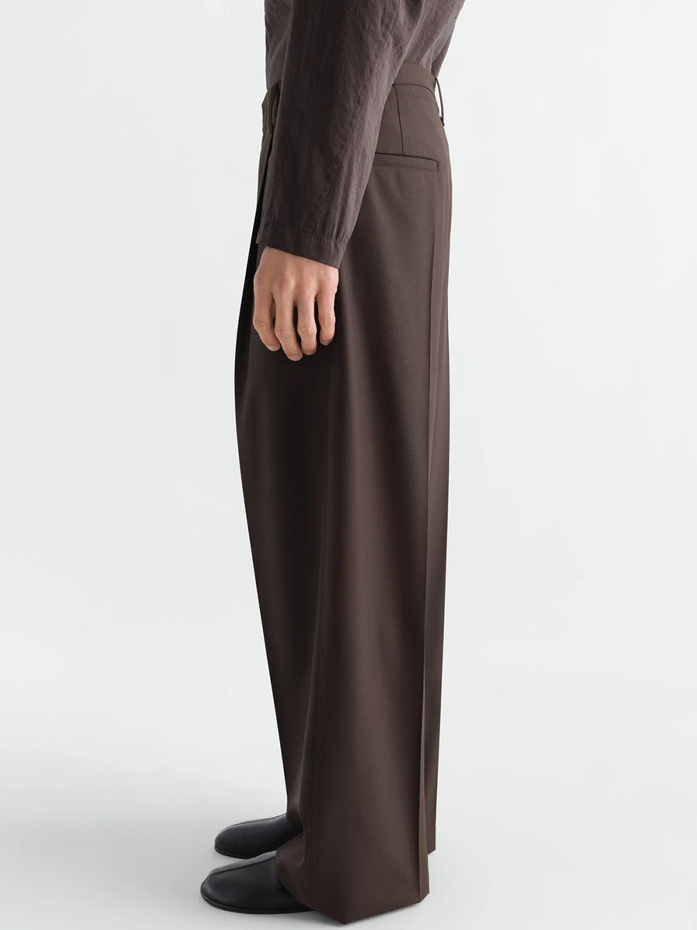 SINGLE PLEAT TAILORED PANTS