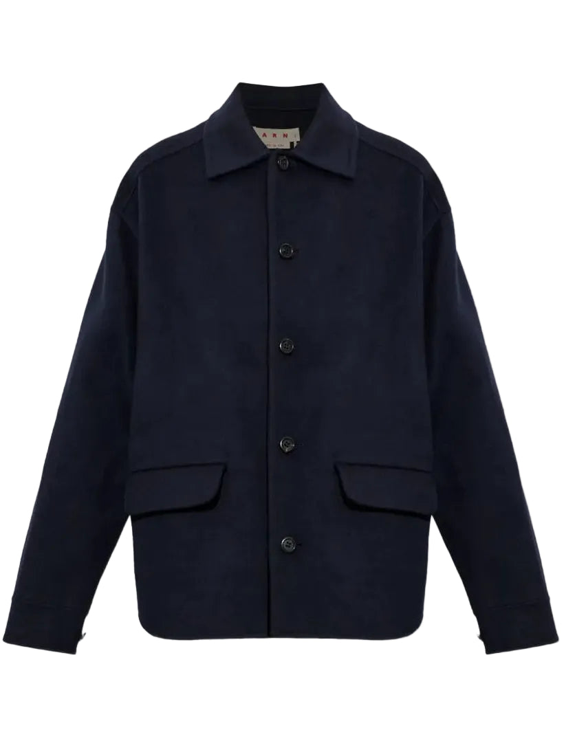 Coat with pockets and buttons
