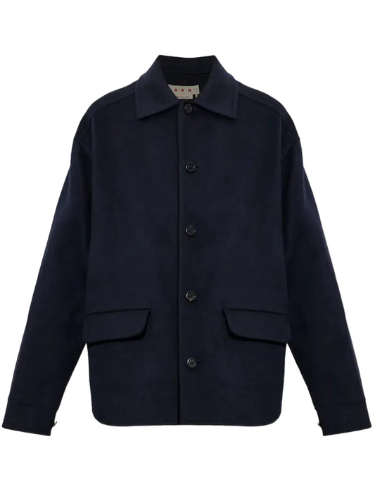 Coat with pockets and buttons