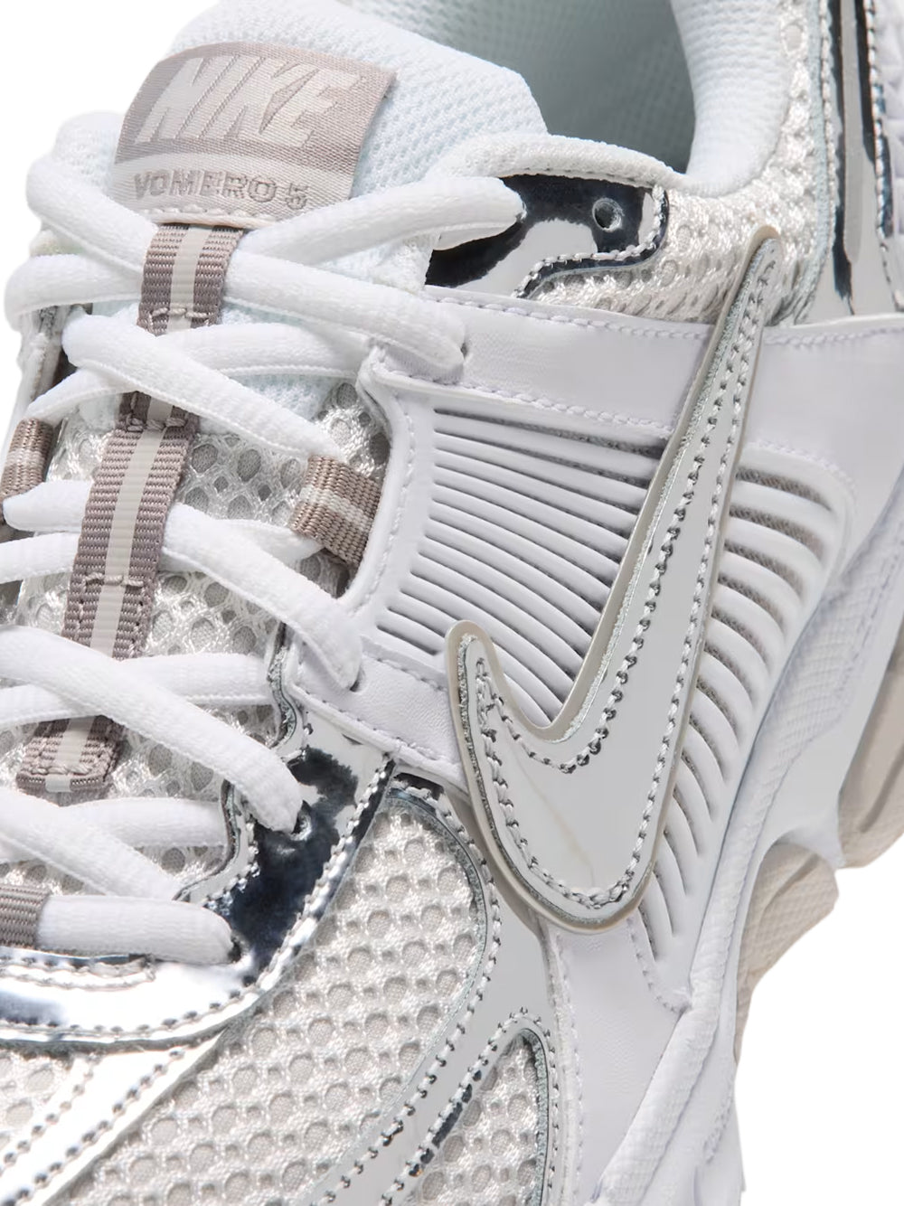 W NIKE ZOOM VOMERO 5 CHROME