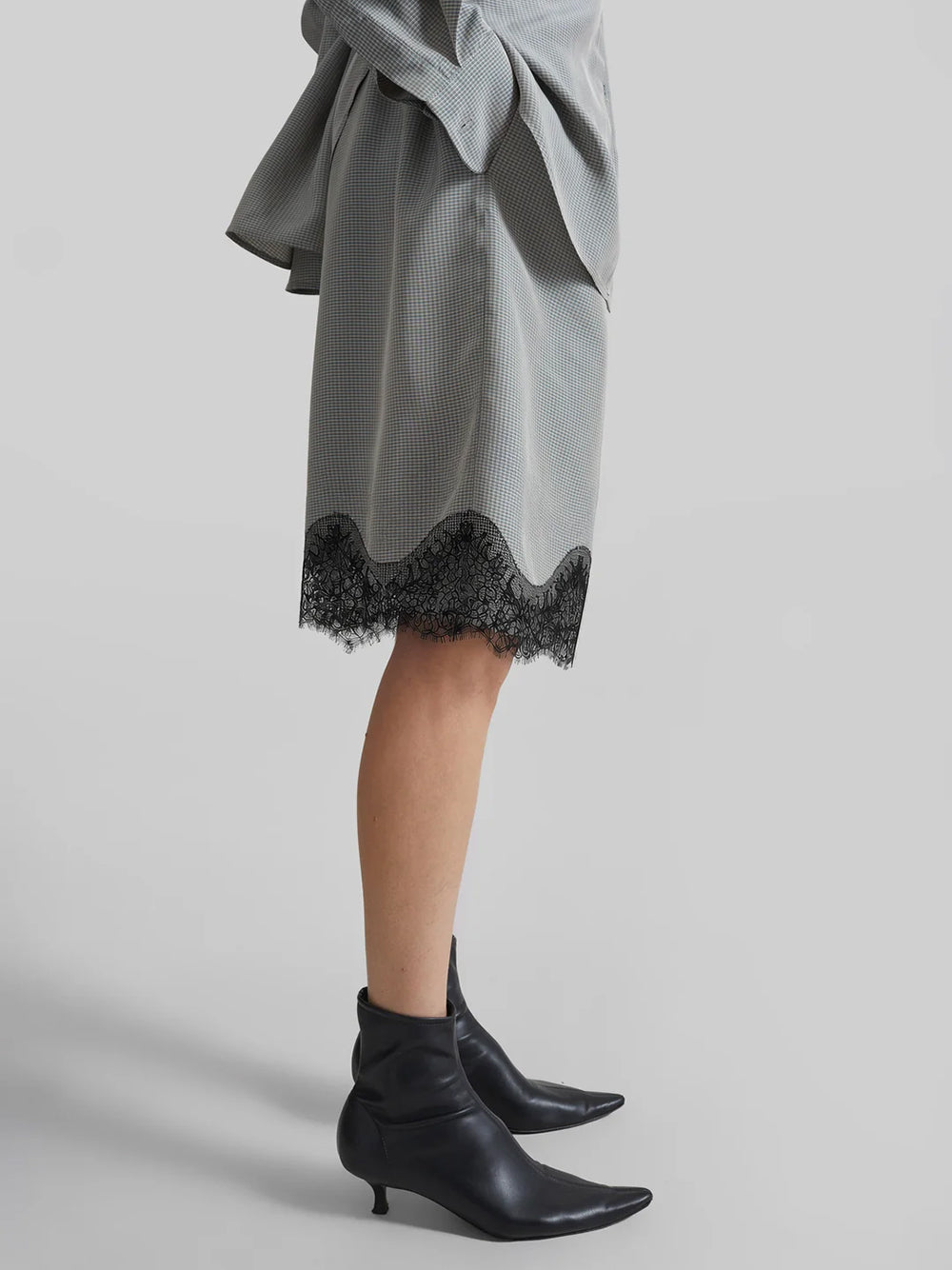 THE FRANKIE SHOP-BAXTER LACE BERMUDA SHORTS-