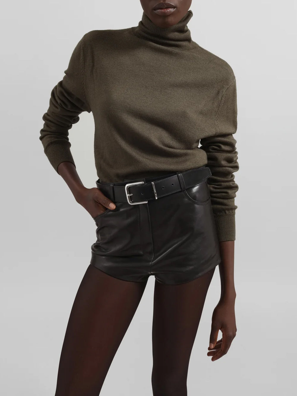LOEN LEATHER HOT PANTS