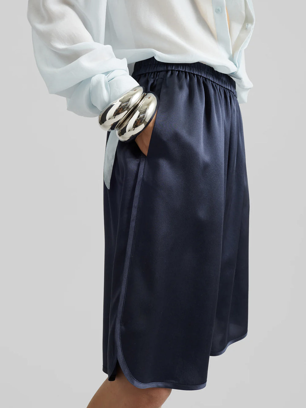 THE FRANKIE SHOP-NELIS SATIN BERMUDA SHORTS-