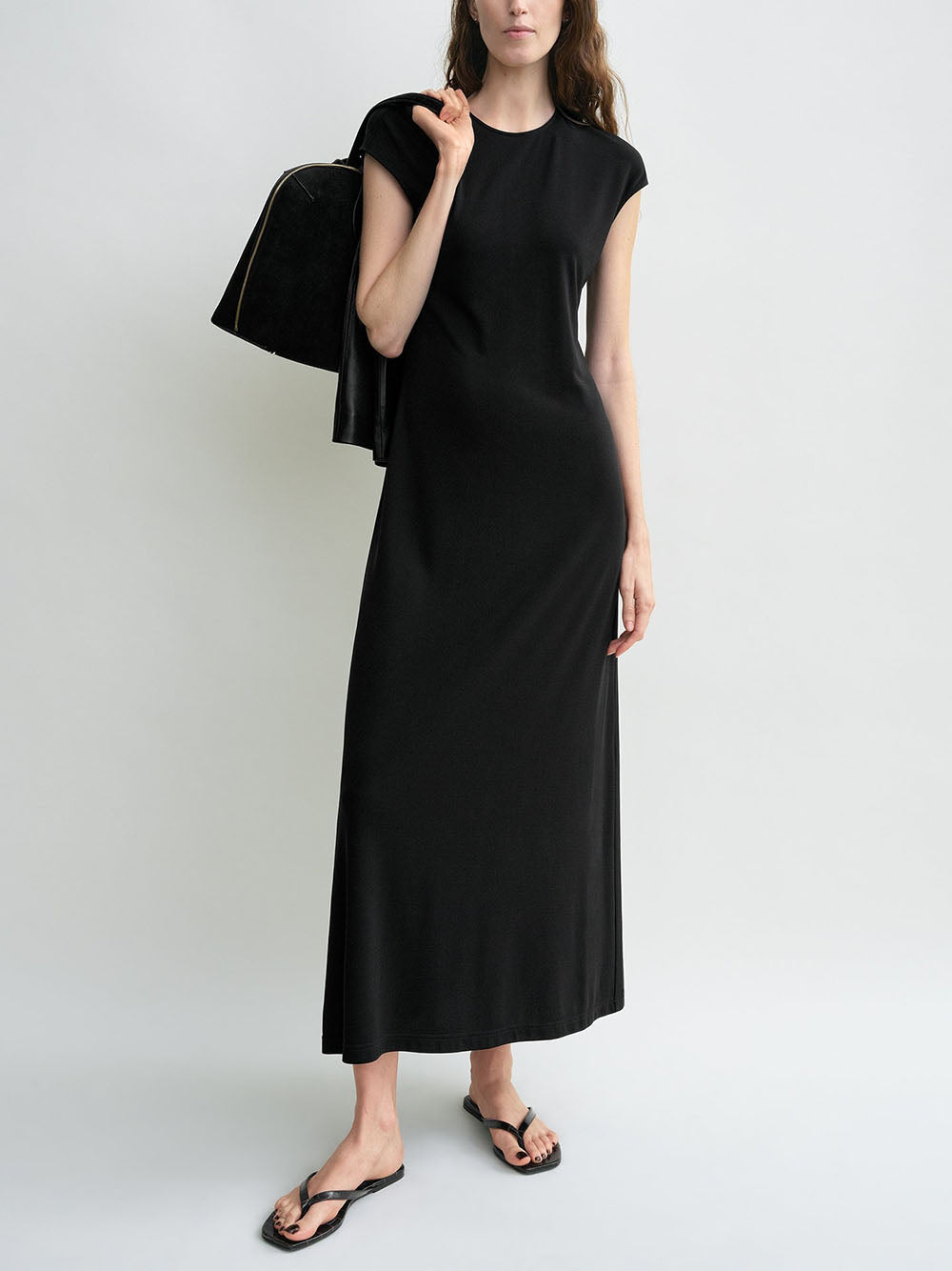toteme dress Long-Sleeve Slouch Waist Maxi - Black Pair it with heels or flats to attend a garden party. Everyday dress